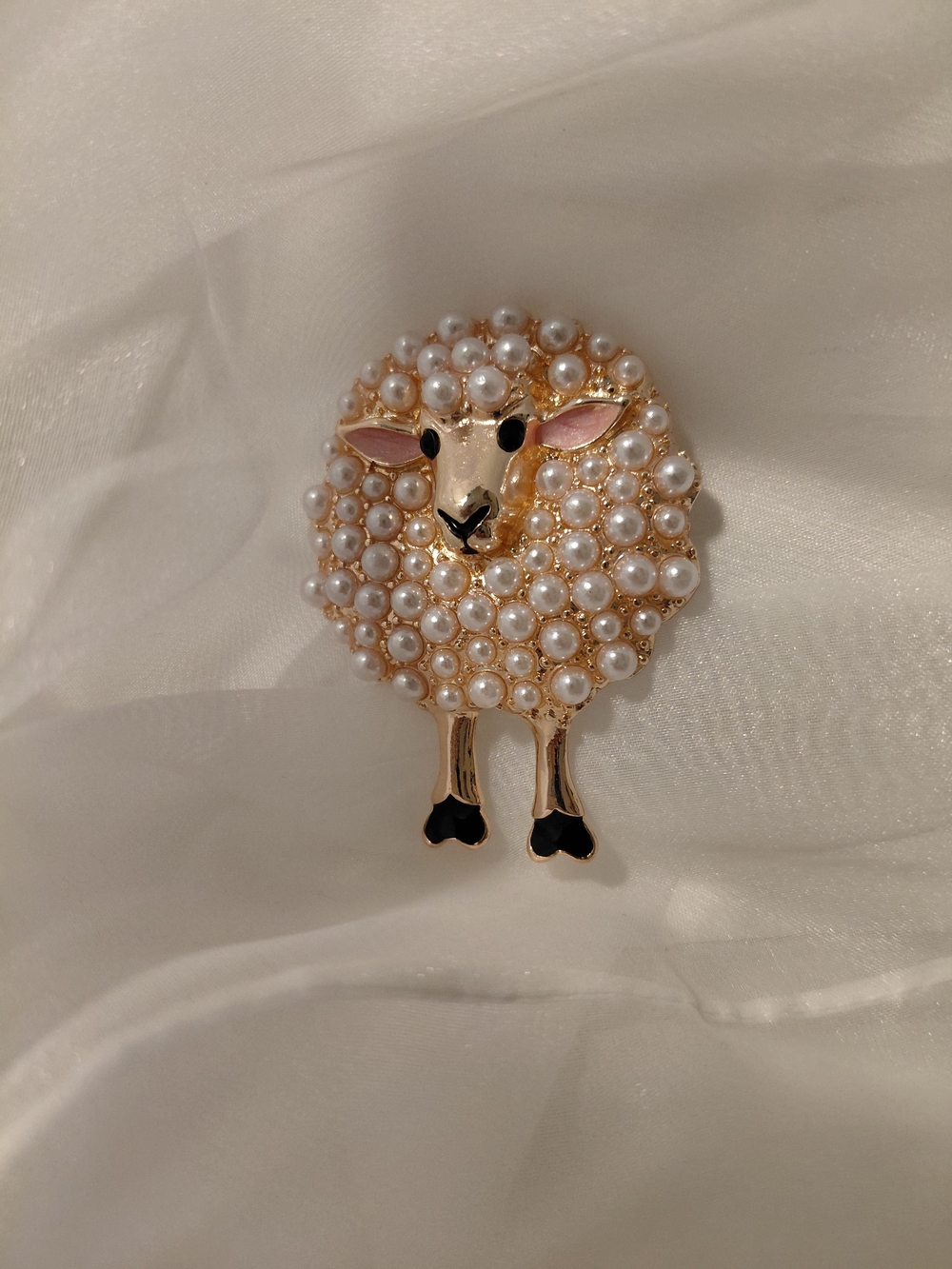 Pearl-Embellished Sheep Brooch - Gold and White